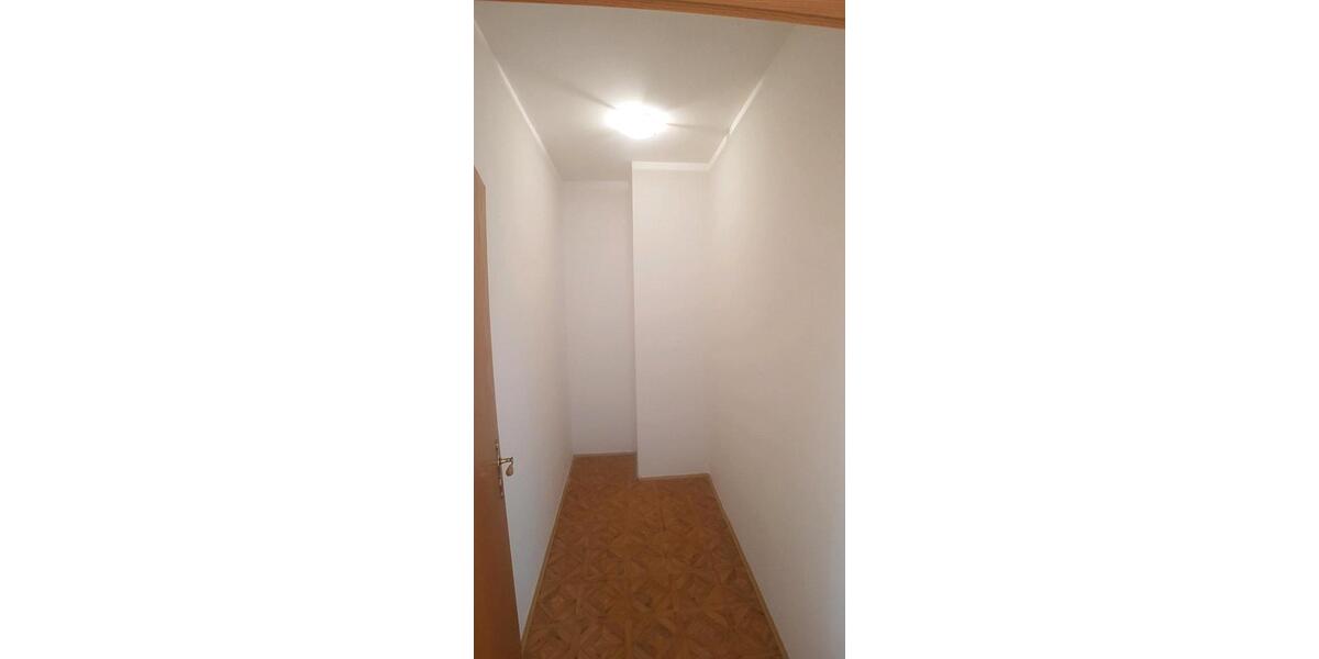Dachgeschoßwohnung Halle (Saale) Damaschkestraße - 3 Zimmer, 85 m&sup2;, 883&euro; | Angebot:26491167
