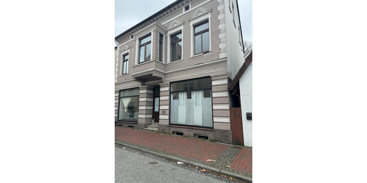 Etagenwohnung Varel - 4 Zimmer, 150 m&sup2;, 1.100&euro; | Angebot:26267997