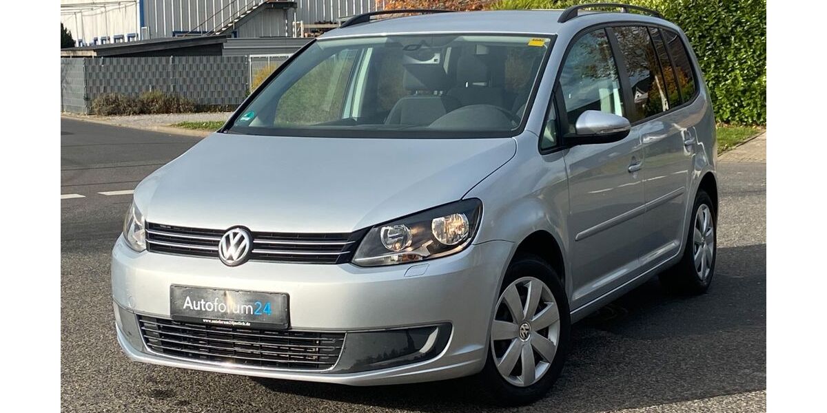 VW Touran 93.000 km 9.899 &euro; Jülich 52428