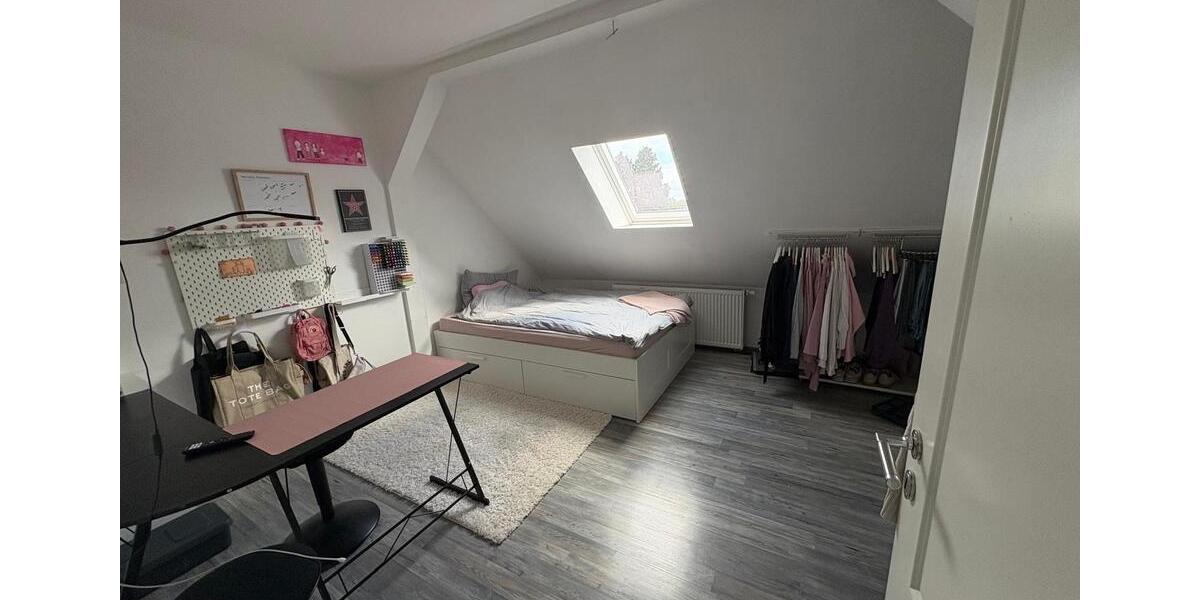 Dachgeschoßwohnung Ganderkesee - 5 Zimmer, 110 m&sup2;, 1.250&euro; | Angebot:26647165