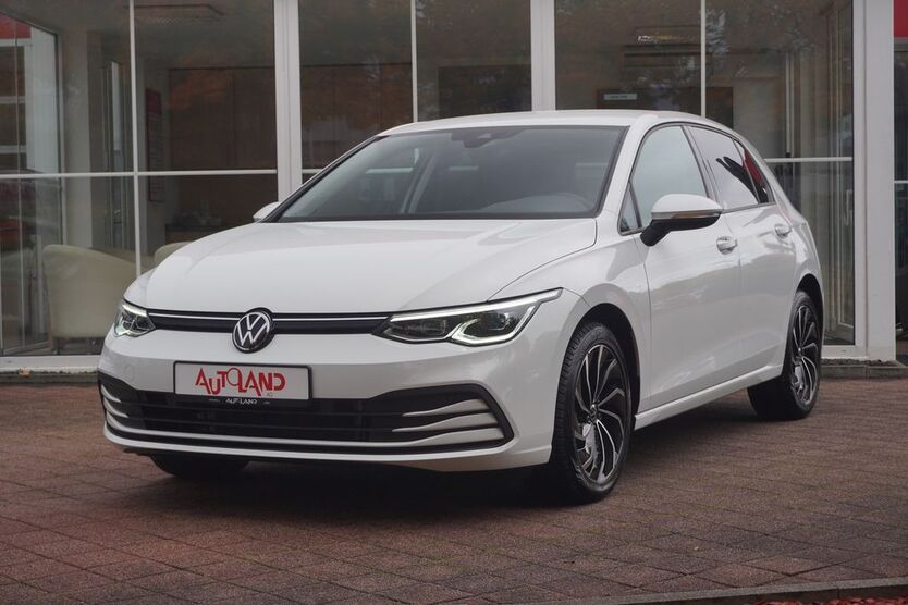 VW Golf 8.016 km 26.990 € Dresden 01239