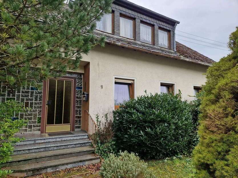 Haus zum Kaufen in Koblenz-Immendorf 300.000 € 141 m²