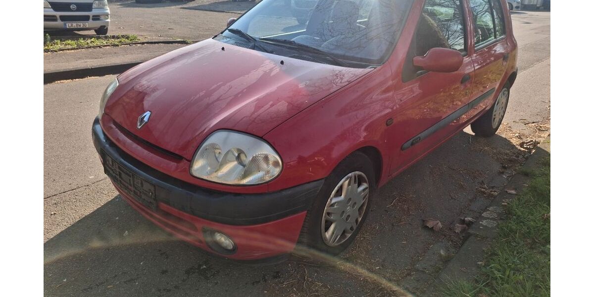 Renault Clio 97.000 km 1.850 &euro; Lahr 77933