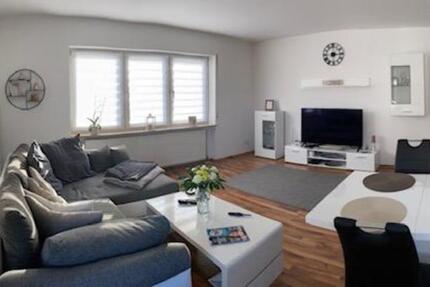 Schöne 3Zi-Wohnung mit Bad, GästeWC, Balkon, Garage 3 zimmer