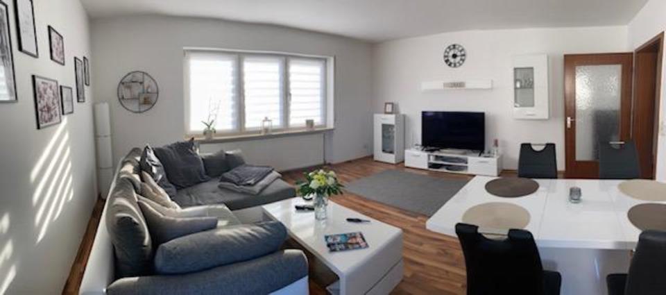 Schöne 3Zi-Wohnung mit Bad, GästeWC, Balkon, Garage 3 zimmer