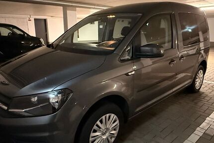 VW Caddy 161.703 km 10.500 &euro; Hamburg 22305