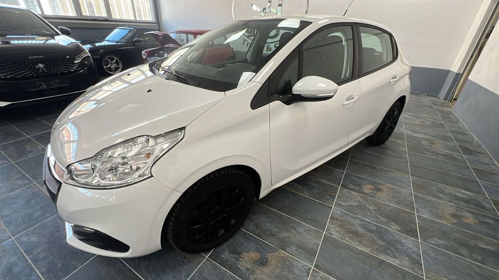 Peugeot 208 110.000 km 6.200 &euro; Neuss 41469