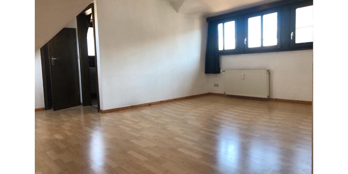 Dachgeschoßwohnung Kaiserslautern - 1 Zimmer, 38 m&sup2;, 365&euro; | Angebot:24875975
