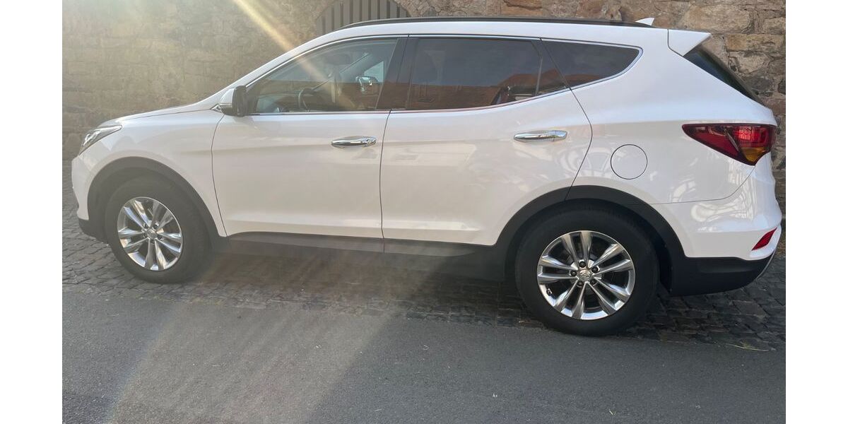 Hyundai SANTA FE 157.000 km 14.900 &euro; Schöneck 61137