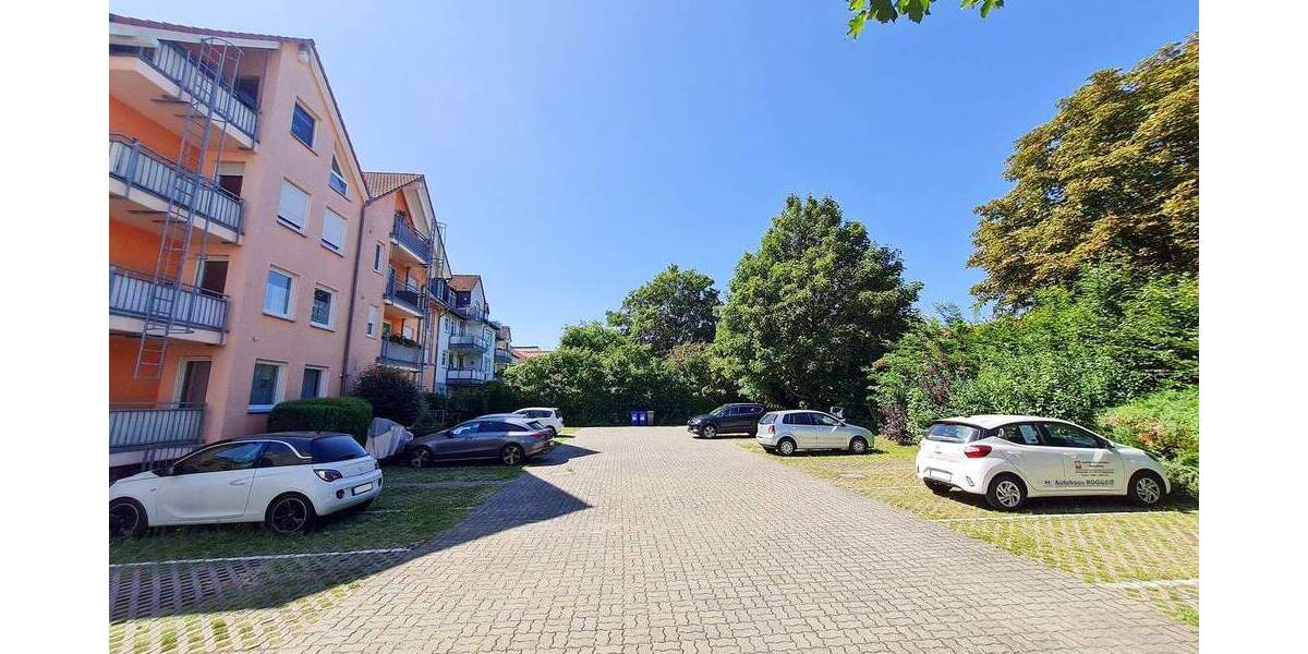 Gepflegte ETW mit Balkon & Stellplatz - langjährig vermietet 1 zimmer