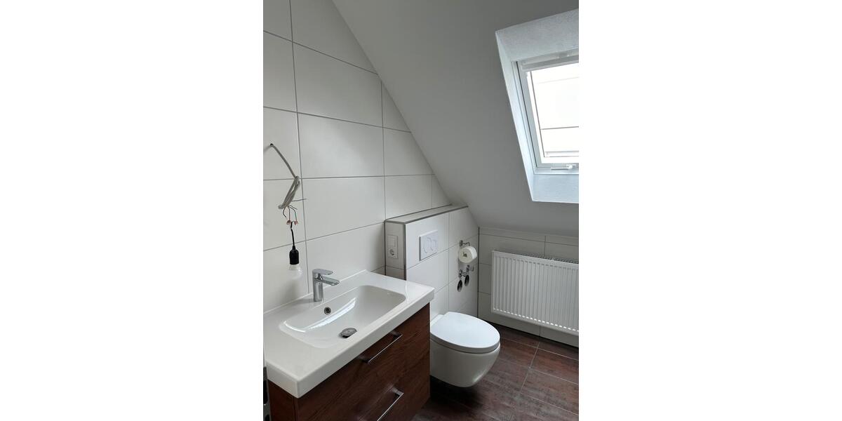 Dachgeschoßwohnung Sankt Leon-Rot Rot - 3 Zimmer, 80 m&sup2;, 1.100&euro; | Angebot:25472489