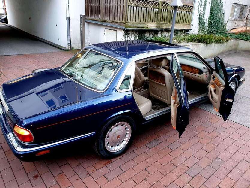 Super V8