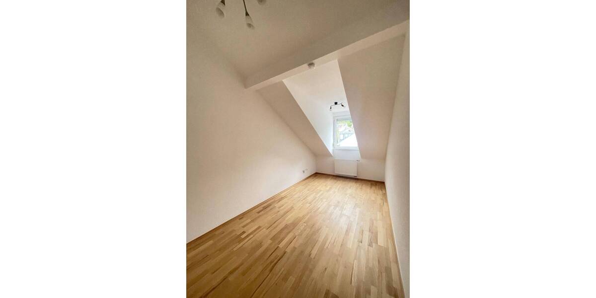Reihenendhaus Kaiserslautern Innenstadt - 5 Zimmer, 144 m&sup2;, 1.600&euro; | Angebot:23960154