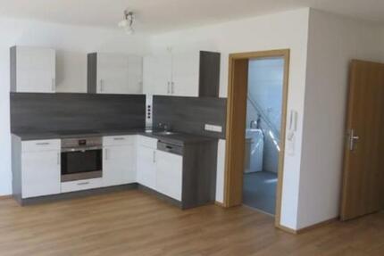 1,5-Zimmer-Wohnung mit Einbauküche,Badezimmer&Stellplatz in Hemau 1 zimmer