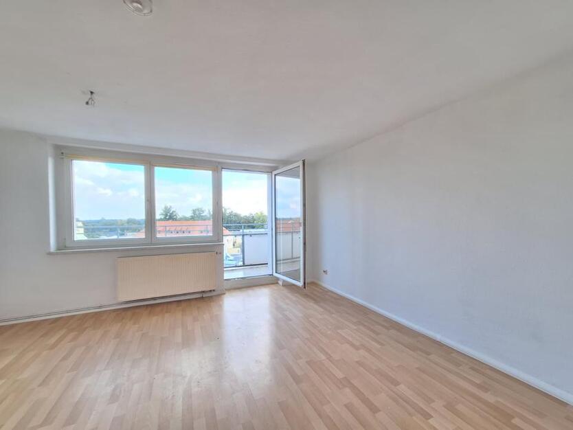 Wir Renovieren für Sie! 2-Zimmer-Wohnung in Großenhain - bald schon dein! zimmer