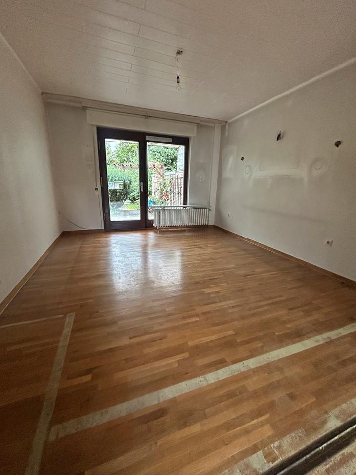 Großzügige Doppelhaushälfte mit Garten, Garage & Ausbaupotenzial