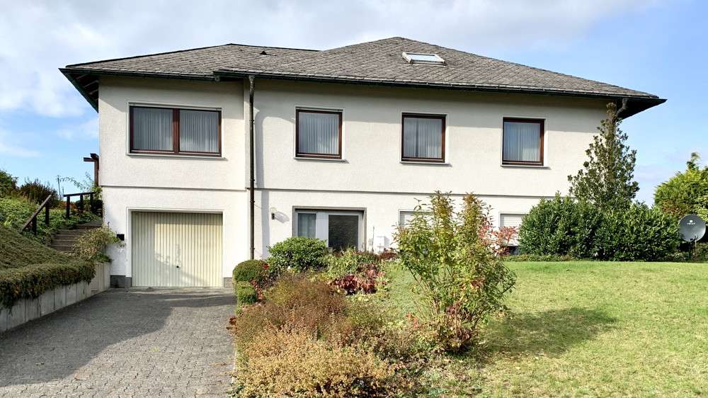 Einfamilienhaus Wenden / Hillmicke Hillmicke - 6 Zimmer, 240 m&sup2;, 450.000&euro; | Angebot:26381263