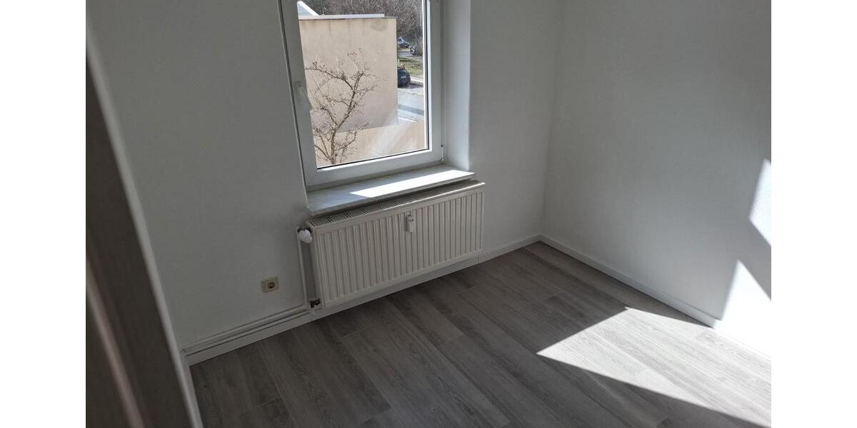 Etagenwohnung Aue-Bad Schlema Bad Schlema - 3 Zimmer, 63 m&sup2;, 300&euro; | Angebot:26374946