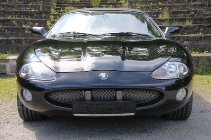 Jaguar XK8
