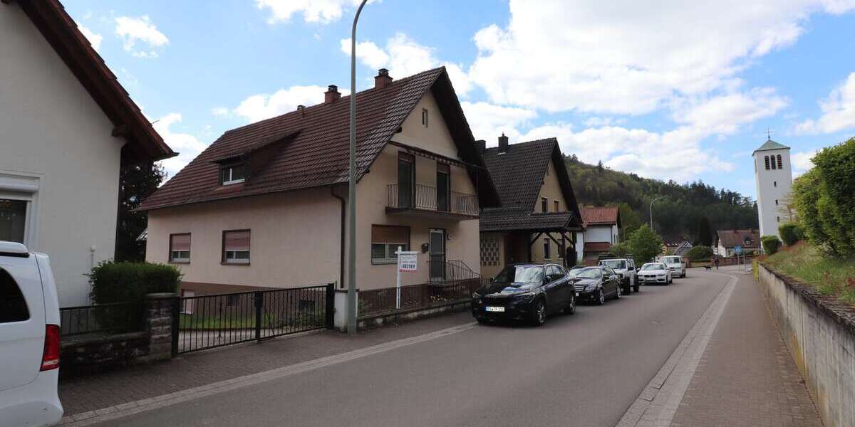 Haus zum Kaufen in Hinterweidenthal 198.000 € 186 m² 8 zimmer