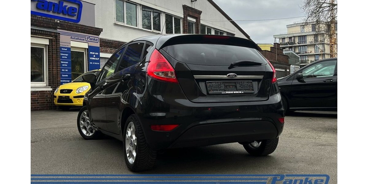 Ford Fiesta Titanium*Keyless*PDC*LED*Tel.*Chrom*GAS* 178.353 km 4.490 &euro; Berlin 13187
