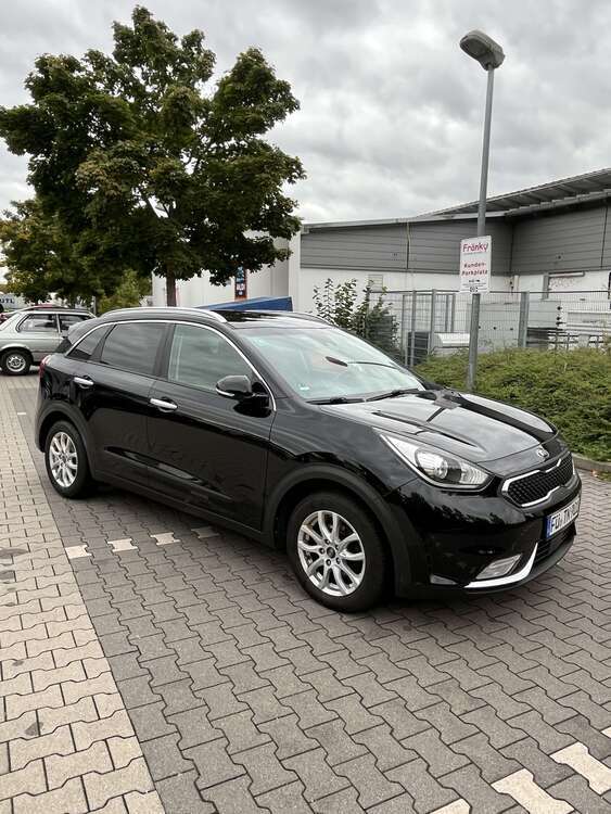 Kia Niro 129.500 km 12.900 € Nürnberg 90475