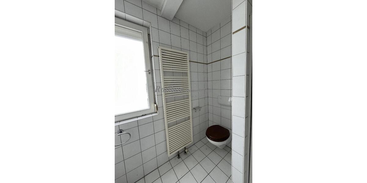 Außergewöhnliche und sehr großzügige 5 Zimmer Mansardenwohnung mit Dachterrasse und Wintergarten - Terrassenwohnung Roth Eckersmühlen | Angebot:26737654