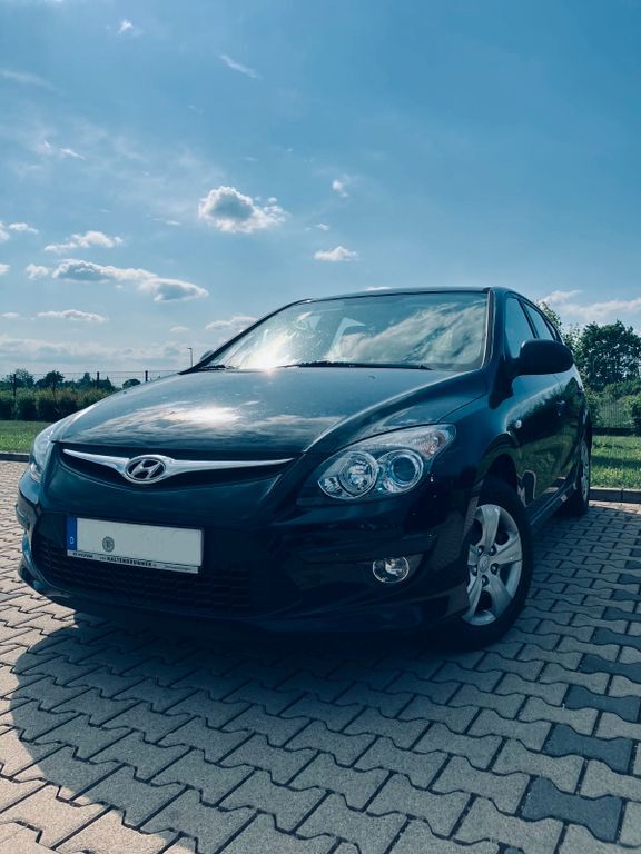 i30