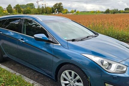 Hyundai i40 121.000 km 9.300 € Garching 85748