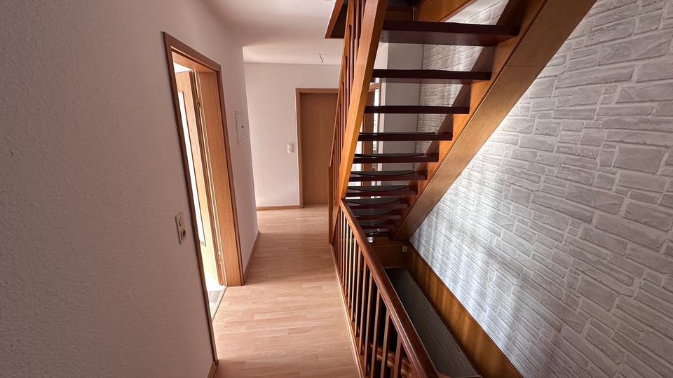 Dachgeschoßwohnung Geestland - 5 Zimmer, 100 m&sup2;, 690&euro; | Angebot:25320512