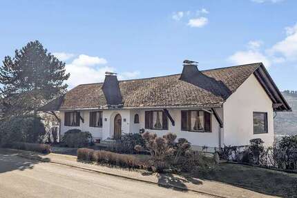 Haus Bad Laasphe - 7 Zimmer, 183 m&sup2;, 286.000&euro; | Angebot:25409600