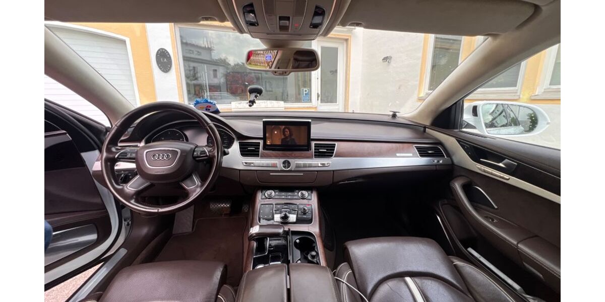 Audi A8 364.000 km 17.000 € München 80802