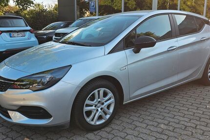 Opel Astra 33.503 km 13.895 € Leipzig 04179