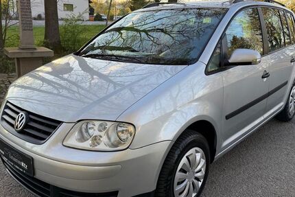 VW Touran 235.000 km 2.599 € Estenfeld 97230