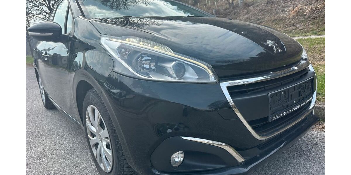 Peugeot 208 102.000 km 4.100 &euro; Altensteig 72213