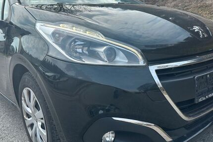 Peugeot 208 102.000 km 4.399 &euro; Altensteig 72213