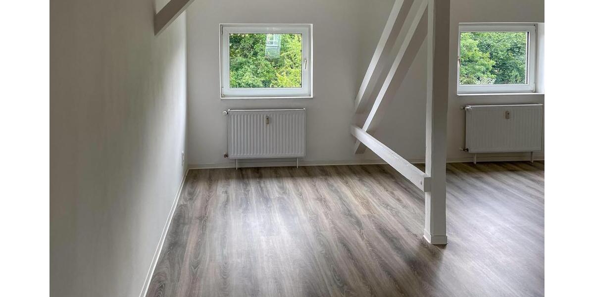 Helle 3-Zimmer-Dachgeschosswohnung mit Sichtbalken in Chemnitz-Hilbersdorf! 3 zimmer