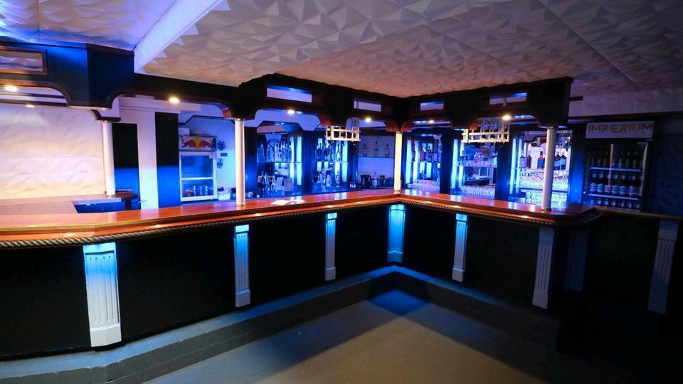 Club Bar Lounge zu Mieten