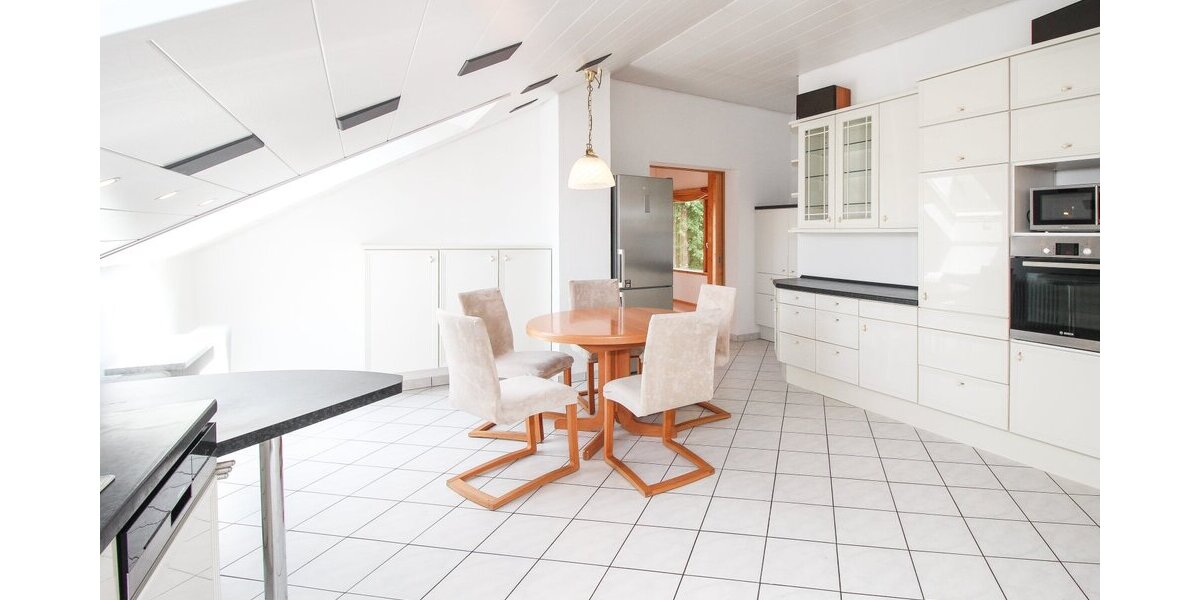 Wunderschöne Dachwohnung mit zwei Dachterrassen & Garage in Niedereschach - Dachgeschoßwohnung Niedereschach | Angebot:26364122