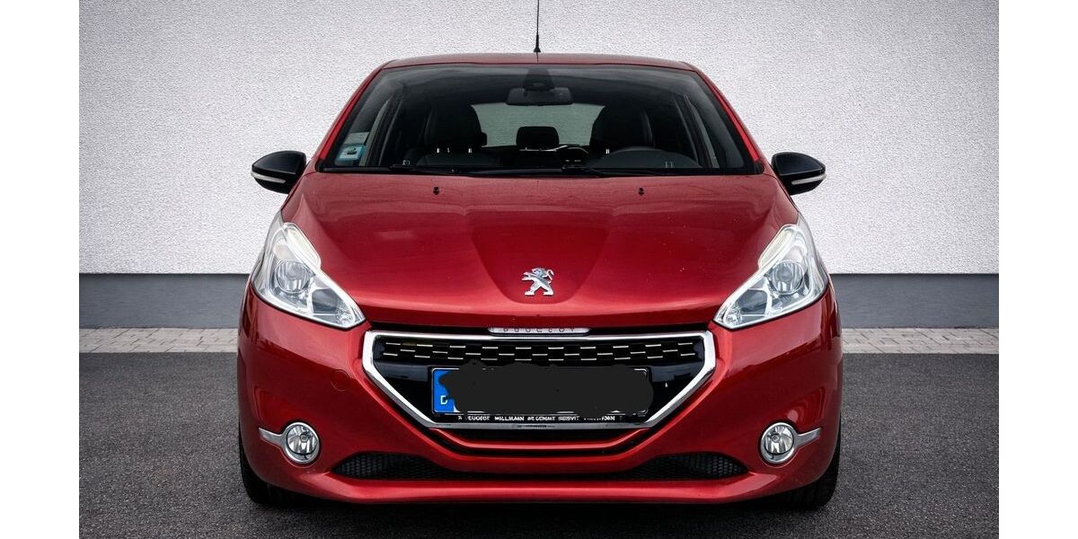 Peugeot 208 136.000 km 6.300 &euro; Simmerath 52152