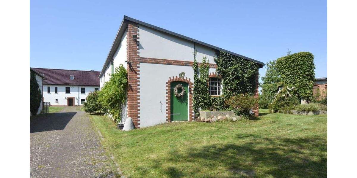 Bauernhaus, Landhaus Karstädt Dallmin - 7 Zimmer, 220 m&sup2;, 370.000&euro; | Angebot:25801857