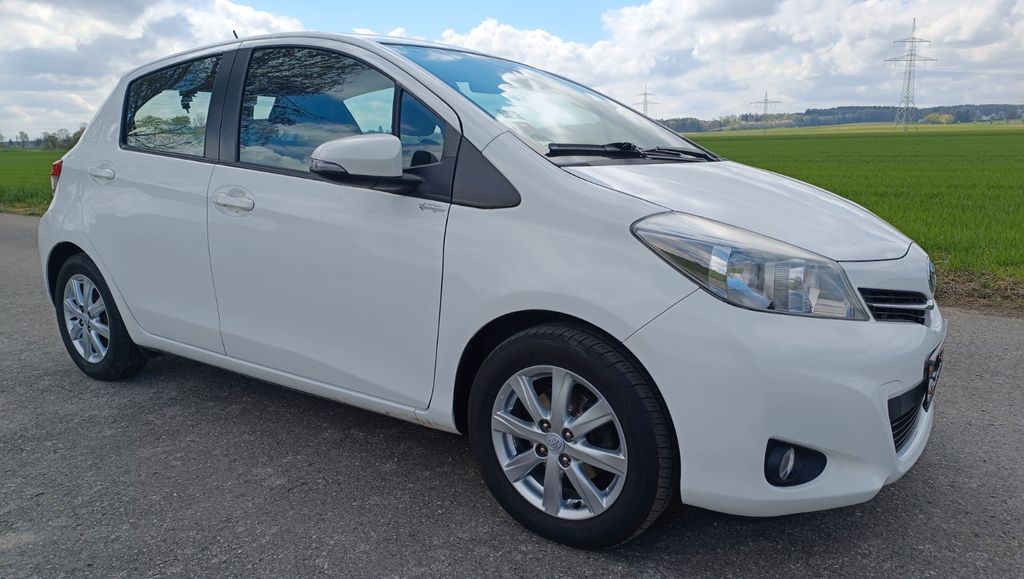 Toyota Yaris 82.190 km 6.900 &euro; München 81245