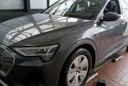 Audi e-tron 77.257 km 32.009 &euro; Hamm 59067