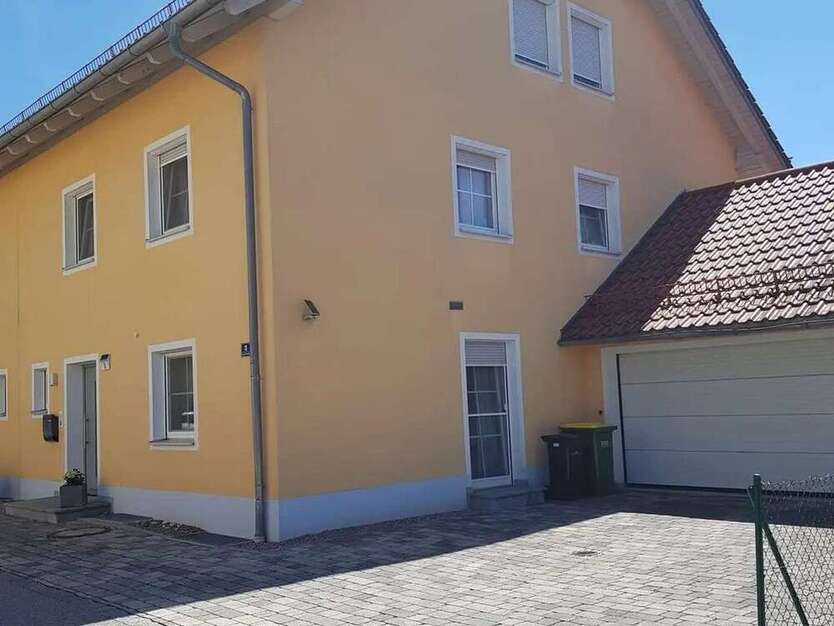 Haus zum Mieten in Mühldorf 2.150 € 192 m²