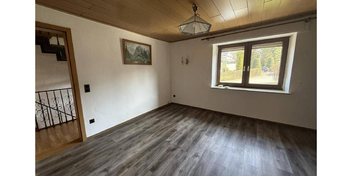 Einfamilienhaus Ense - 7 Zimmer, 270 m&sup2;, 1.350&euro; | Angebot:25918709