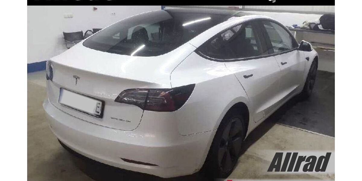 Tesla Model 3 42.500 km 28.450 &euro; Schöningen 38364