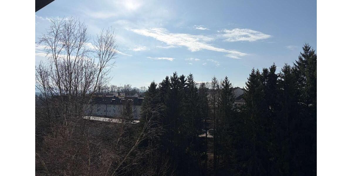 Dachgeschoßwohnung Traunstein - 3 Zimmer, 85 m&sup2;, 1.100&euro; | Angebot:25416726