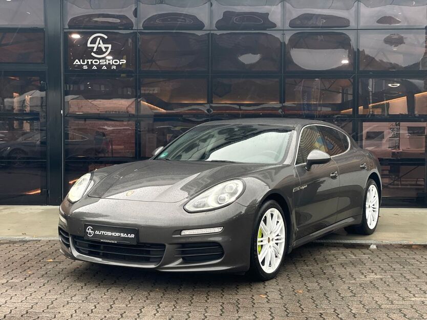 Porsche Panamera 243.400 km 26.990 € Saarbrücken 66117