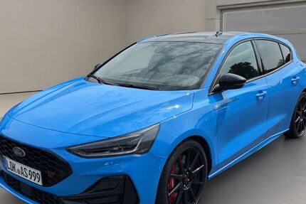 Ford Focus 2.600 km 38.580 € Dillenburg 35683