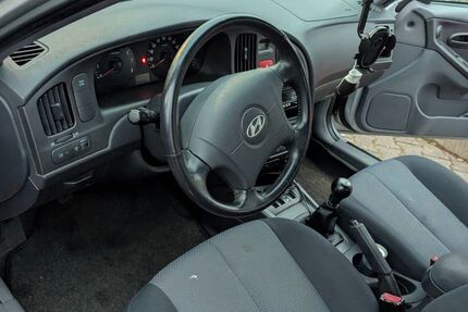 Hyundai Elantra 80.850 km 2.600 &euro; Dresden 01217